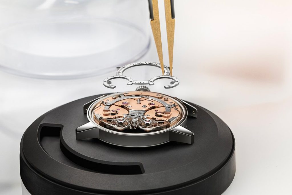 Armin Strom Resurrects History with the Mirrored Force Resonance Zeitgeist 1665