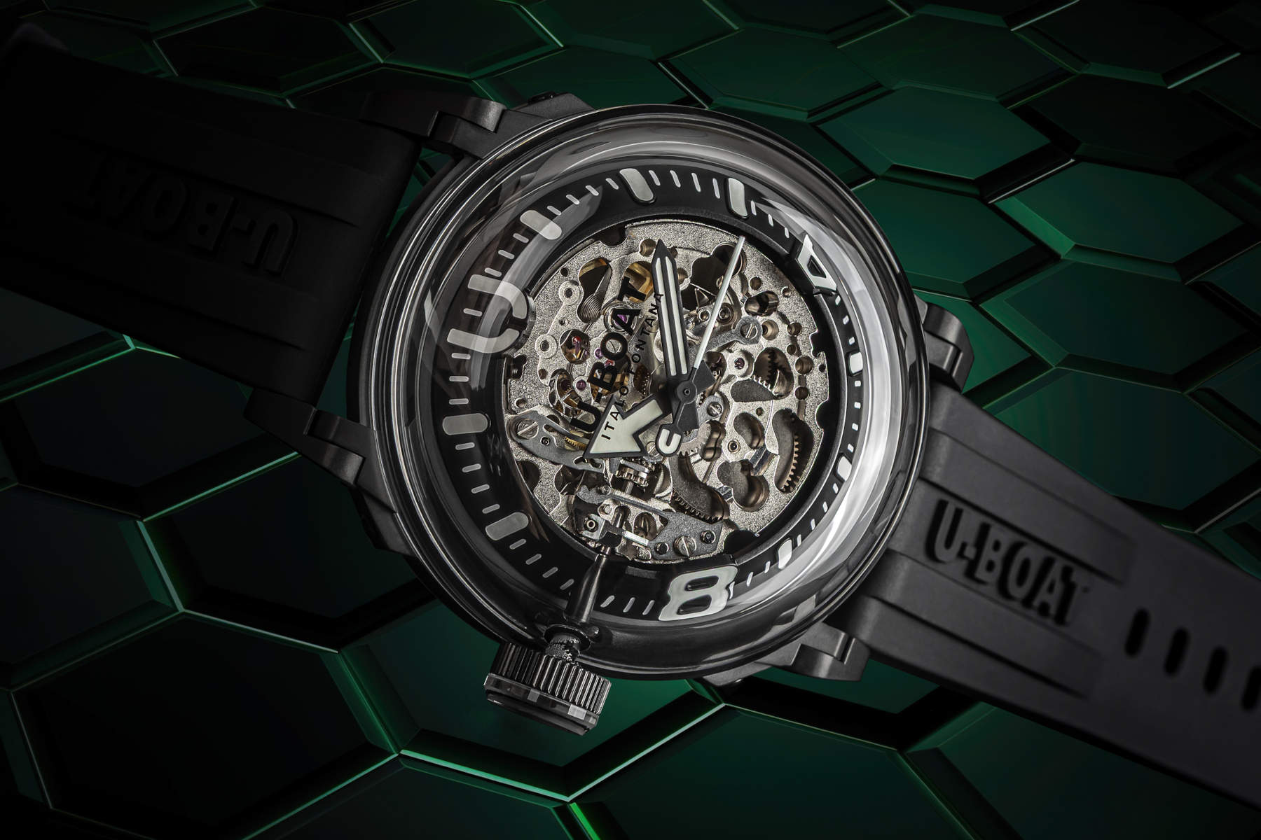 U-Boat U-65 Automatic: Curves, Steel & a Dance with Time