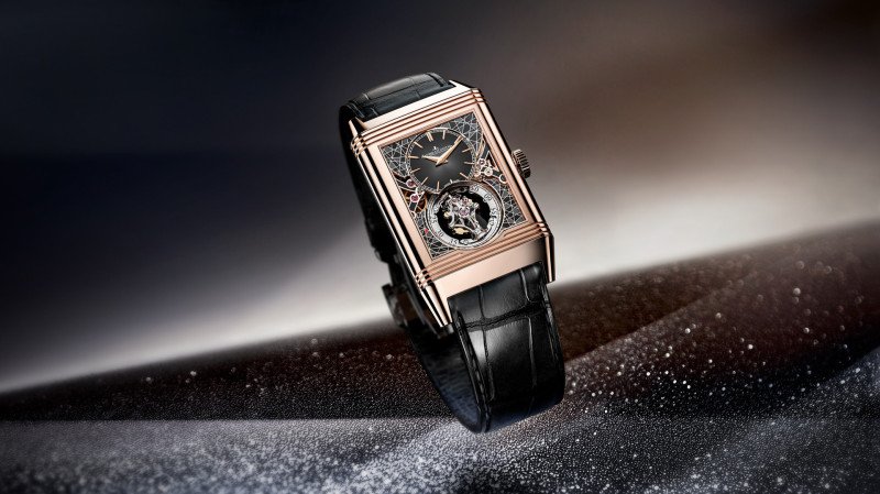Introducing the Jaeger-LeCoultre Reverso Hybris Artistica Calibre 179 - A Masterpiece in Watchmaking