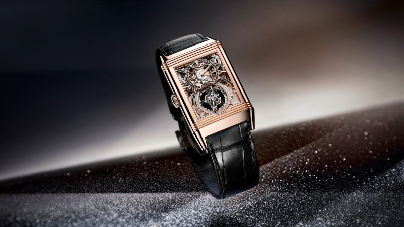 Introducing the Jaeger-LeCoultre Reverso Hybris Artistica Calibre 179 - A Masterpiece in Watchmaking