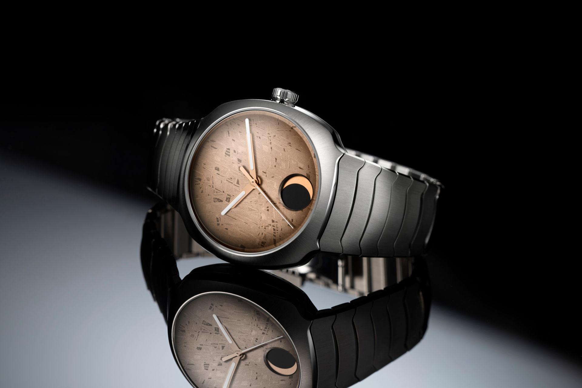 H. Moser & Cie’s Streamliner Perpetual Moon Concept Meteorite: A Touch of the Cosmos on Your Wrist