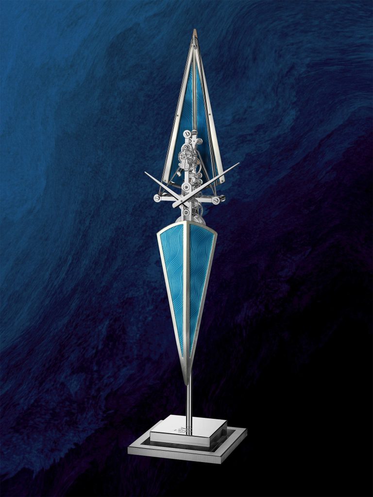 L'Epée 1839 La Regatta - a vertical skiff in Grand Feu