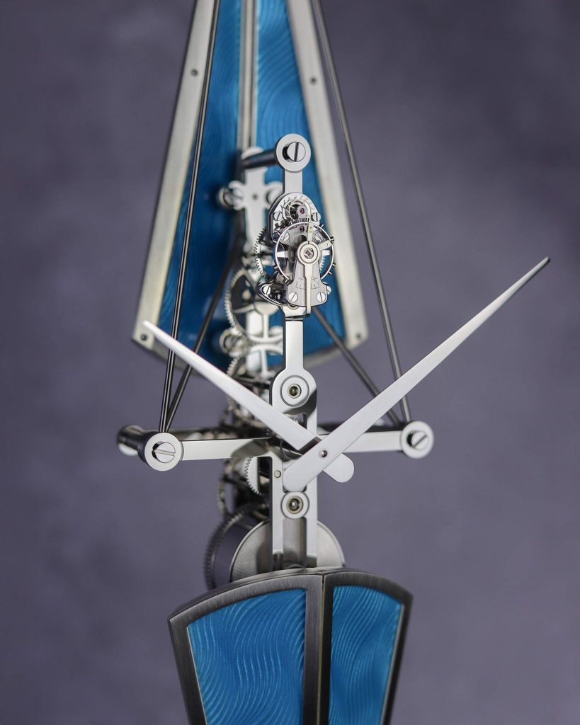 L'Epée 1839 La Regatta - a vertical skiff in Grand Feu