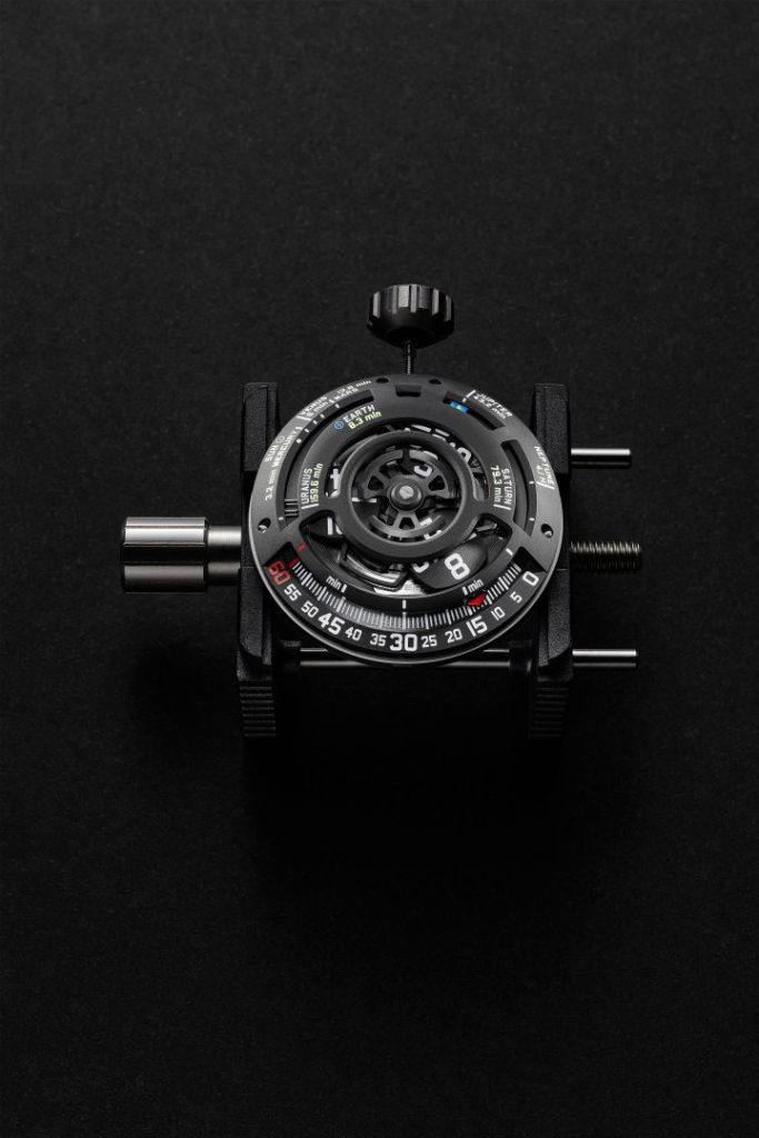 URWERK UR-100V LightSpeed Ceramic - timing a sunbeam