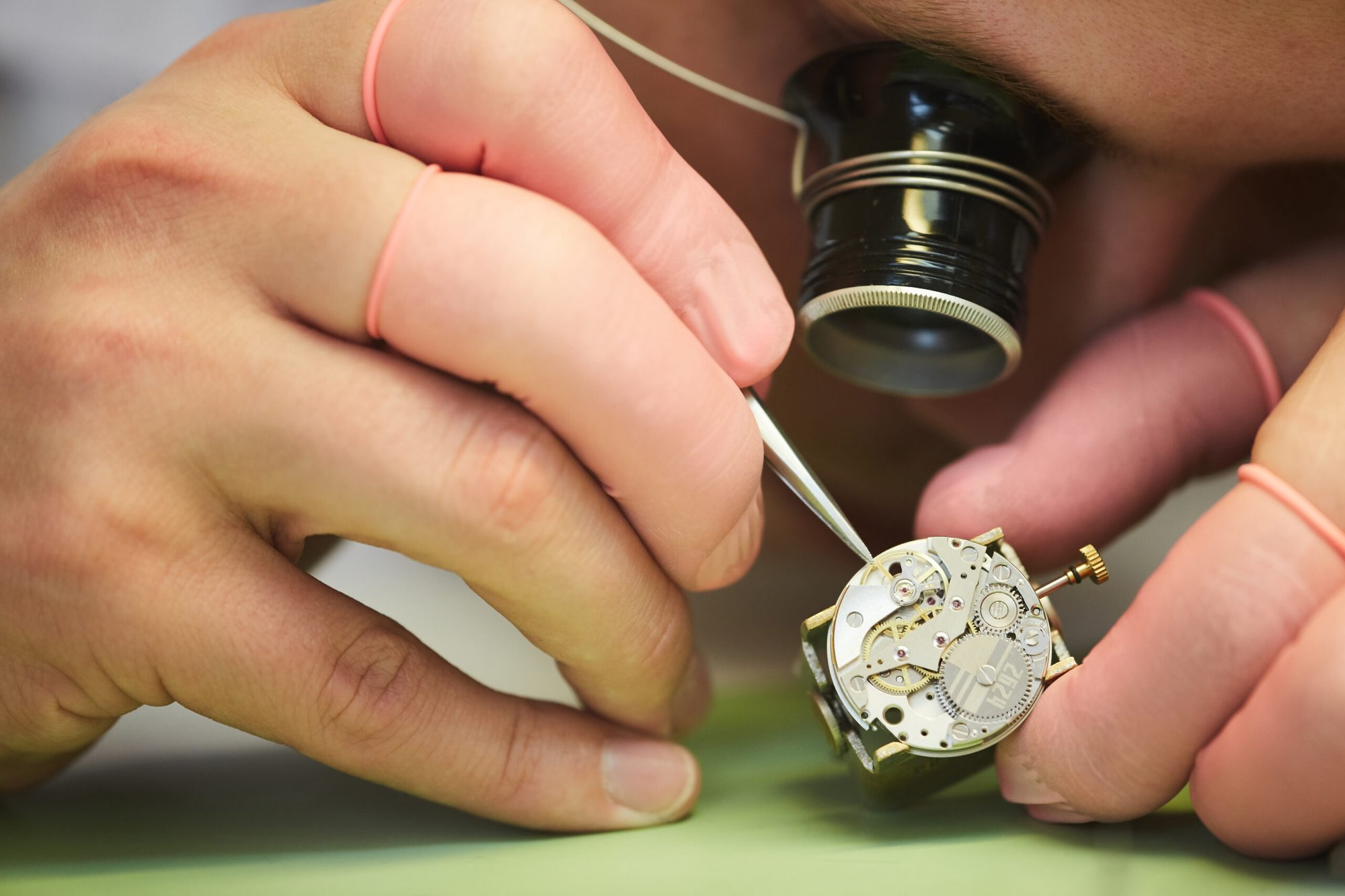 Swiss watchmaking jobs in 2026 – tight belts, steady hands