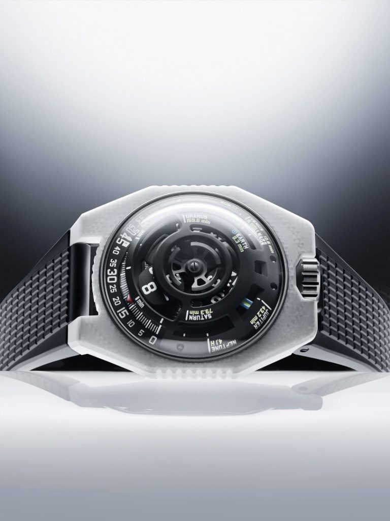 URWERK UR-100V LightSpeed Ceramic - timing a sunbeam