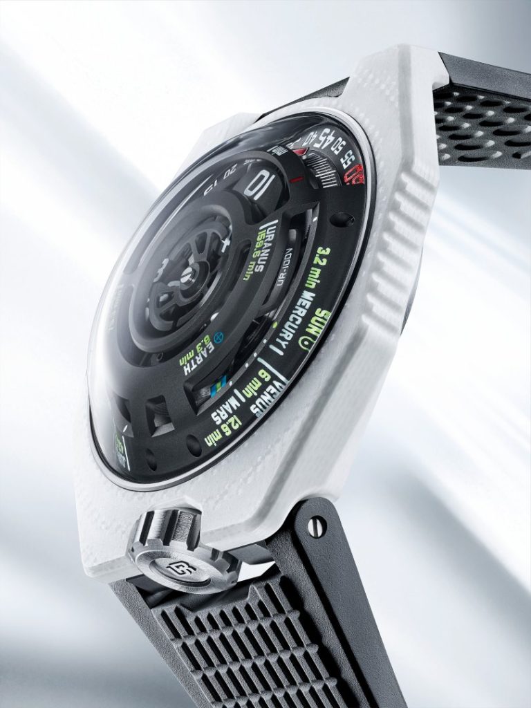 URWERK UR-100V LightSpeed Ceramic - timing a sunbeam