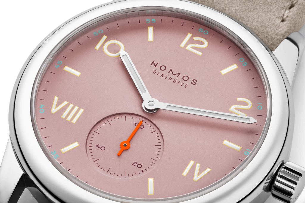 Club Campus grows up in color - NOMOS adds all olive and full rose