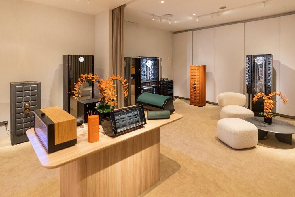 BUBEN&ZORWEG Turbo safes, a Singapore foothold, and a Geneva showcase