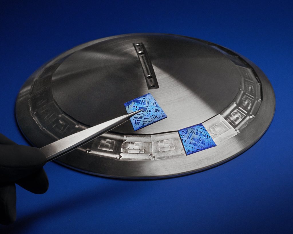 De Bethune x Louis Vuitton LVDB03 Sympathique Louis Varius - a modern cabinet of time