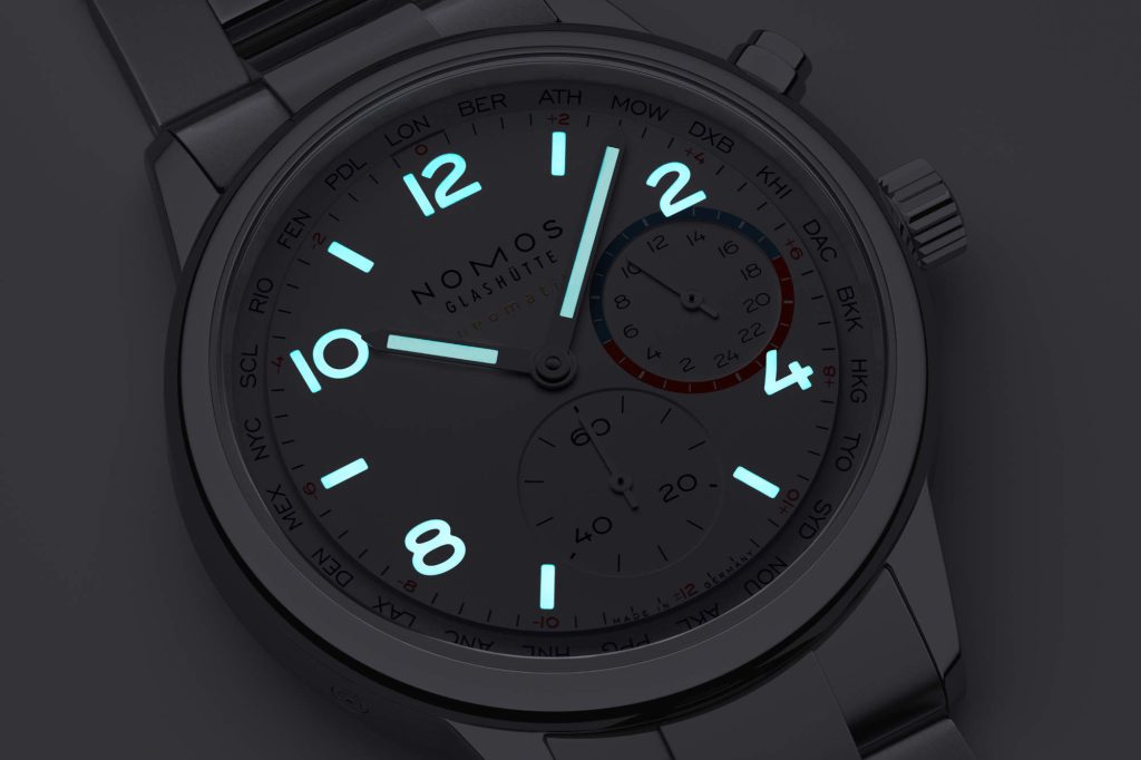 NOMOS Club Sport neomatik Worldtimer - classic white, quietly sharper