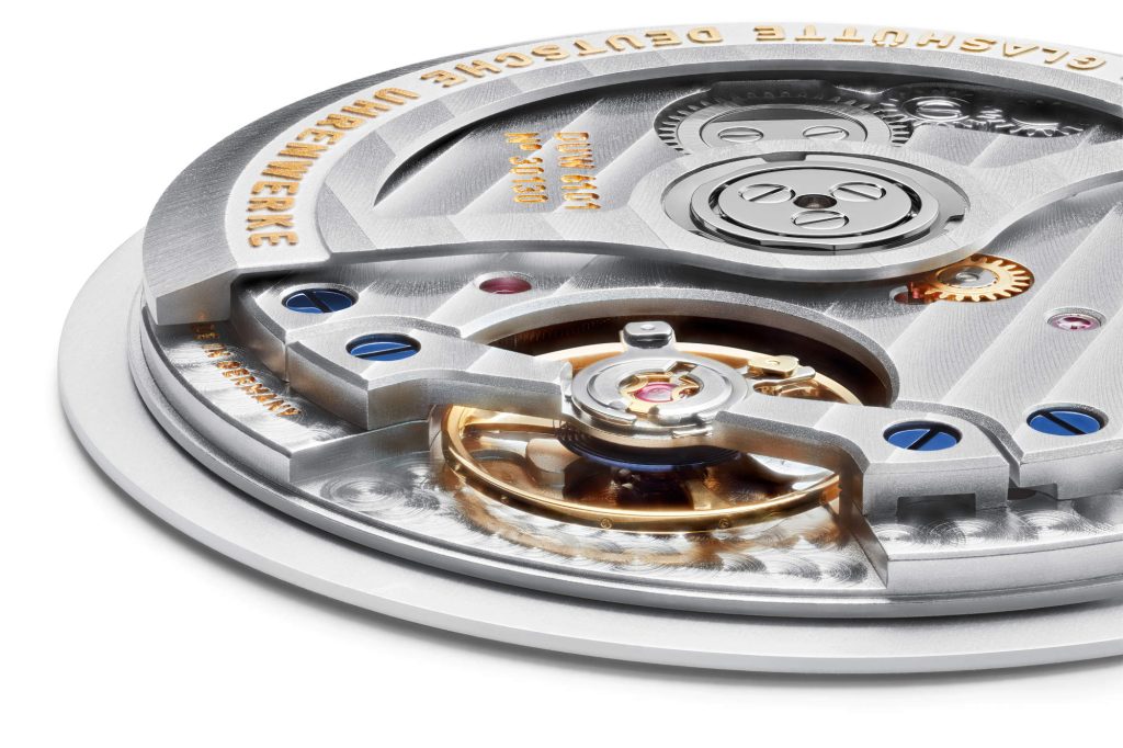 Tangente, refined - NOMOS brings the ring date to 38.5 mm and 18 kt gold