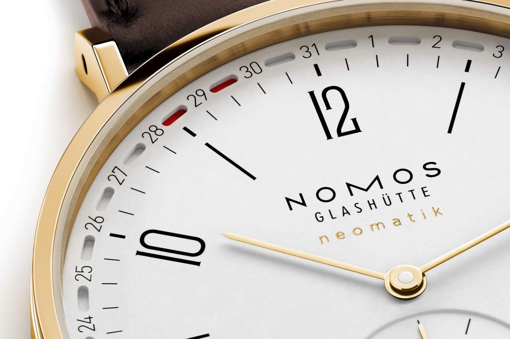 Tangente, refined - NOMOS brings the ring date to 38.5 mm and 18 kt gold