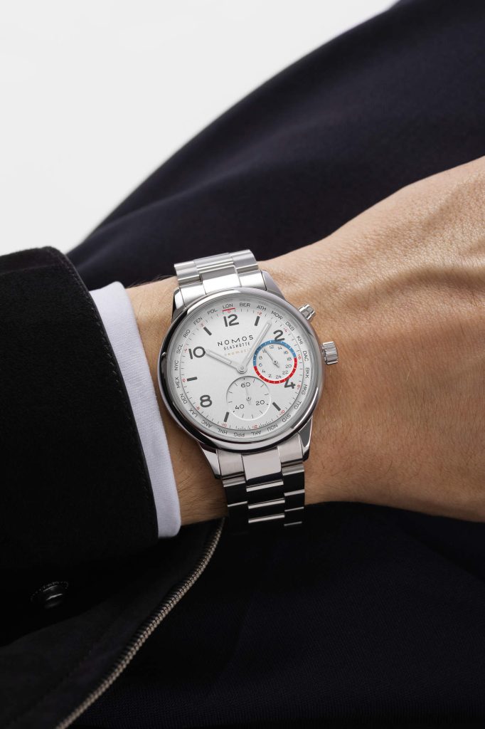 NOMOS Club Sport neomatik Worldtimer - classic white, quietly sharper