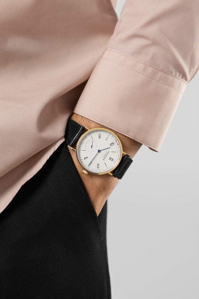 Tangente, refined - NOMOS brings the ring date to 38.5 mm and 18 kt gold