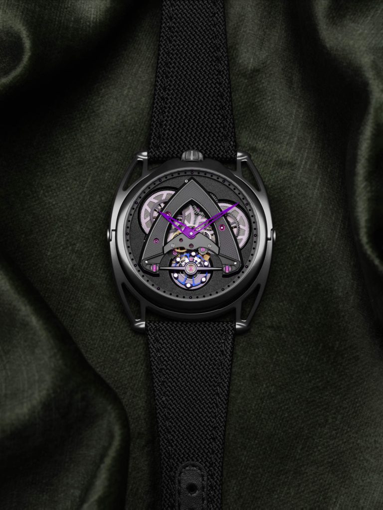 De Bethune DB28xs Dark Sand - Light, absorbed in zirconium