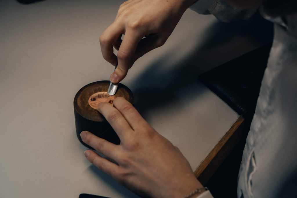 Quiet contrast - Lebois & Co Heritage Atelier Chronograph Bleu sur Blanc