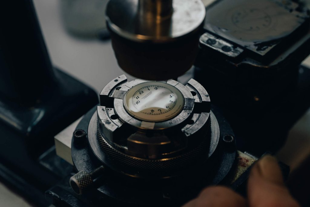 Quiet contrast - Lebois & Co Heritage Atelier Chronograph Bleu sur Blanc