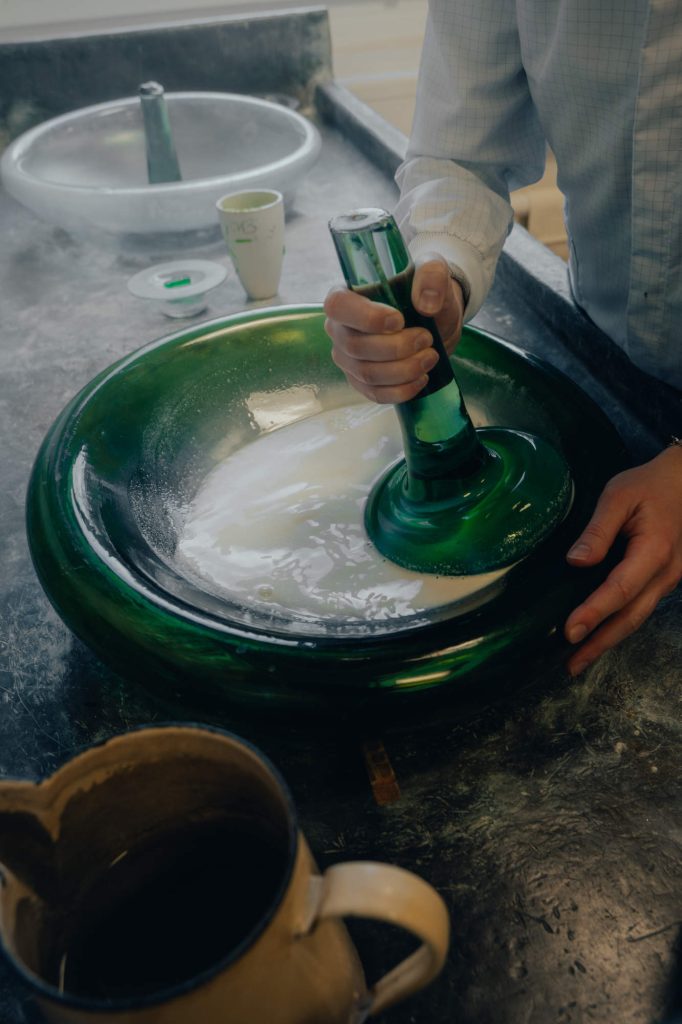 Quiet contrast - Lebois & Co Heritage Atelier Chronograph Bleu sur Blanc