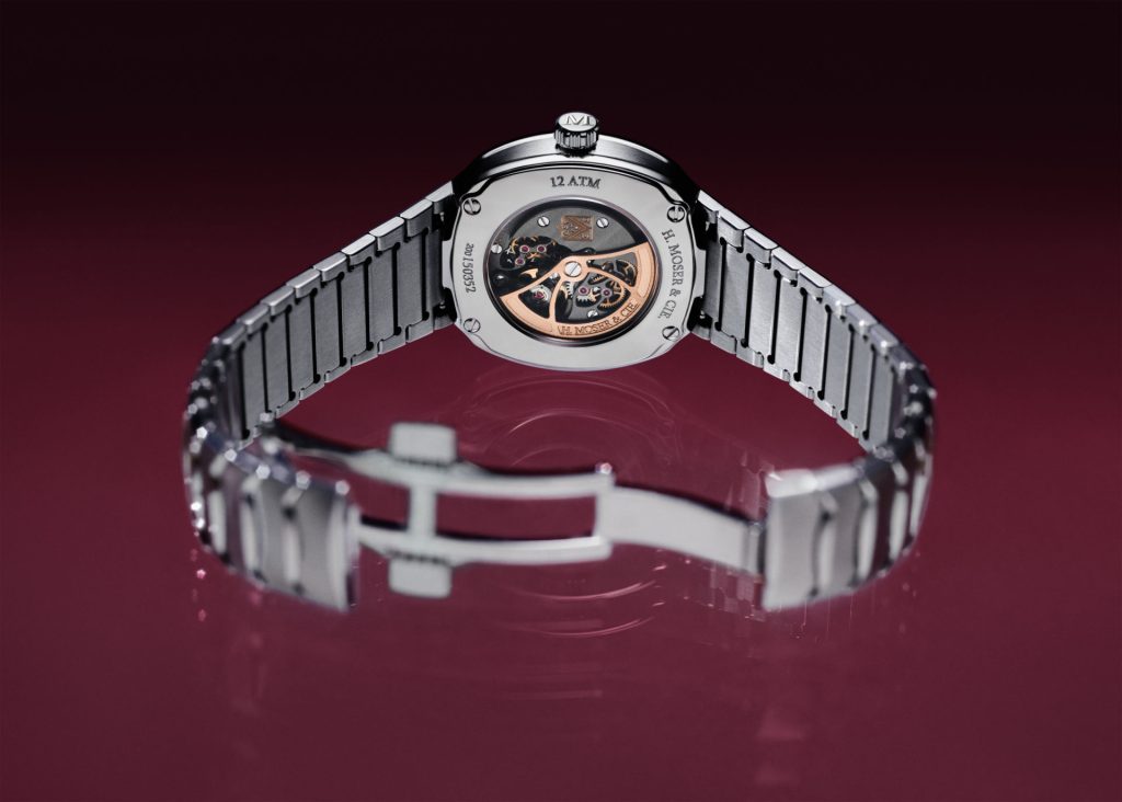 H. Moser Streamliner Two Hands - small scale, full measure