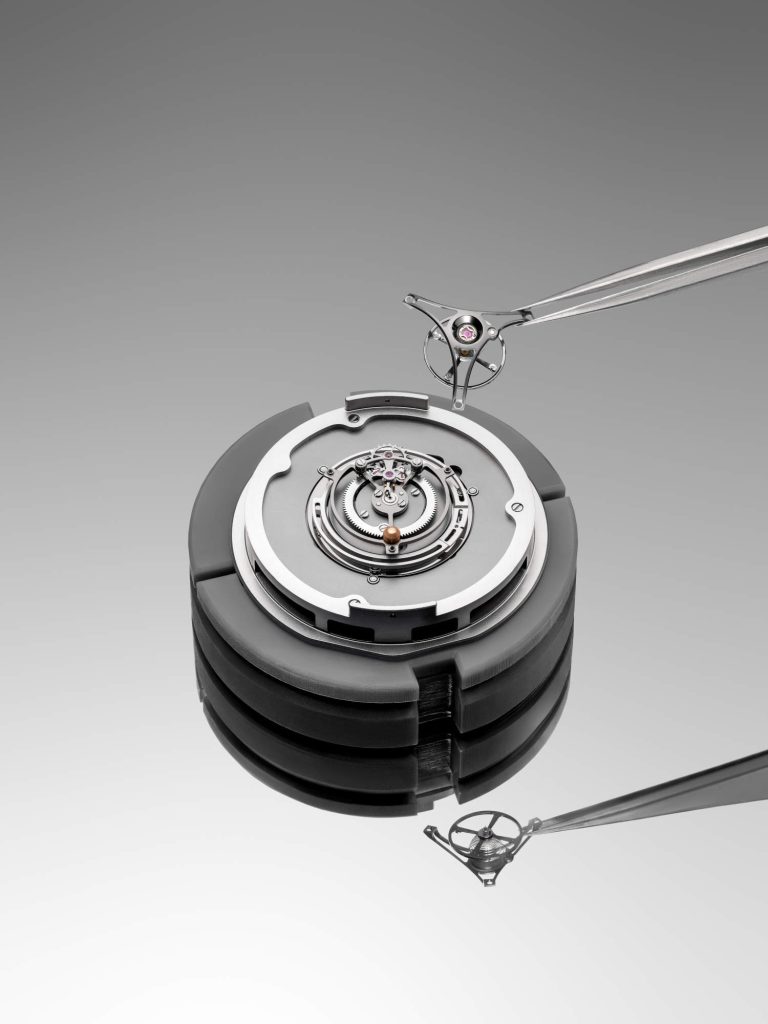 Kerbedanz Maxima GR8 39mm in Black and White Ceramic