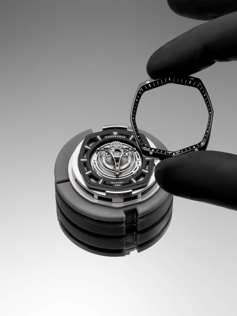 Kerbedanz Maxima GR8 39mm in Black and White Ceramic