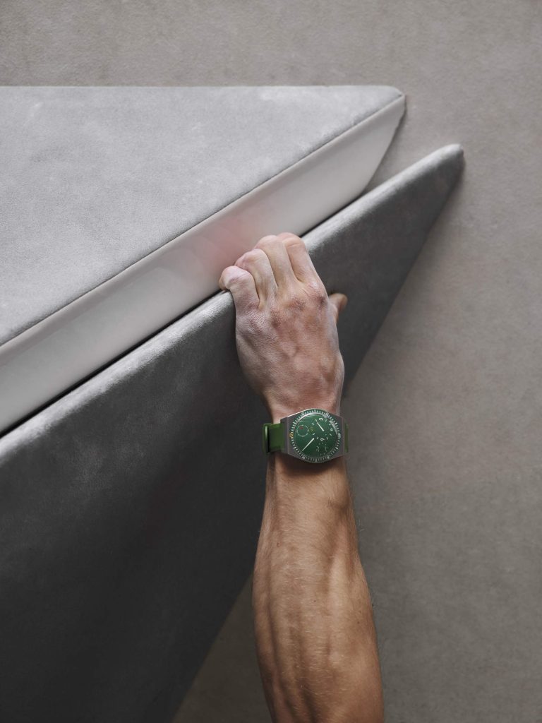 “Black” and “Cactus” Join the Ressence TYPE 7