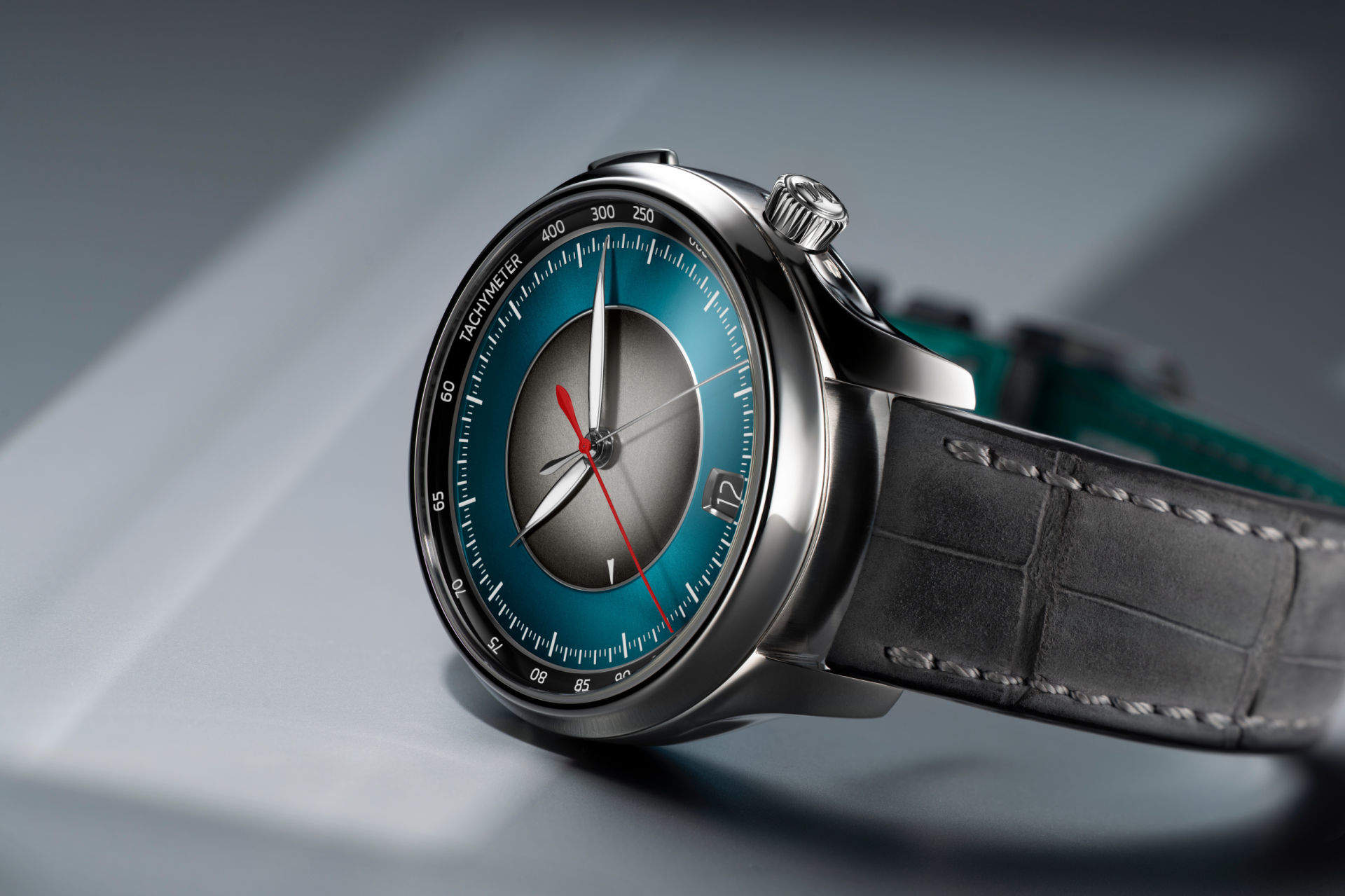 Moser Endeavour Flyback Chronograph Dual Time Date – three complications, one calm dial