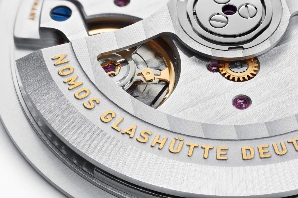 NOMOS Tangente neomatik 38 Update in forest green - a quietly clever refresh