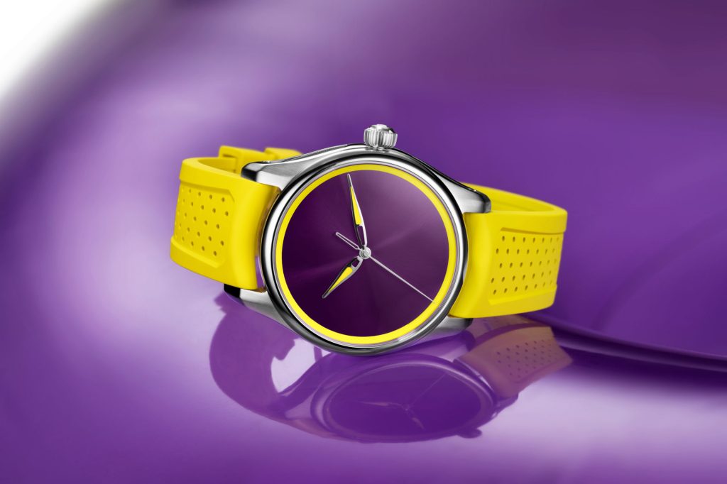 H. Moser Pioneer Centre Seconds Sun Berry: colour turned up, mechanics in check