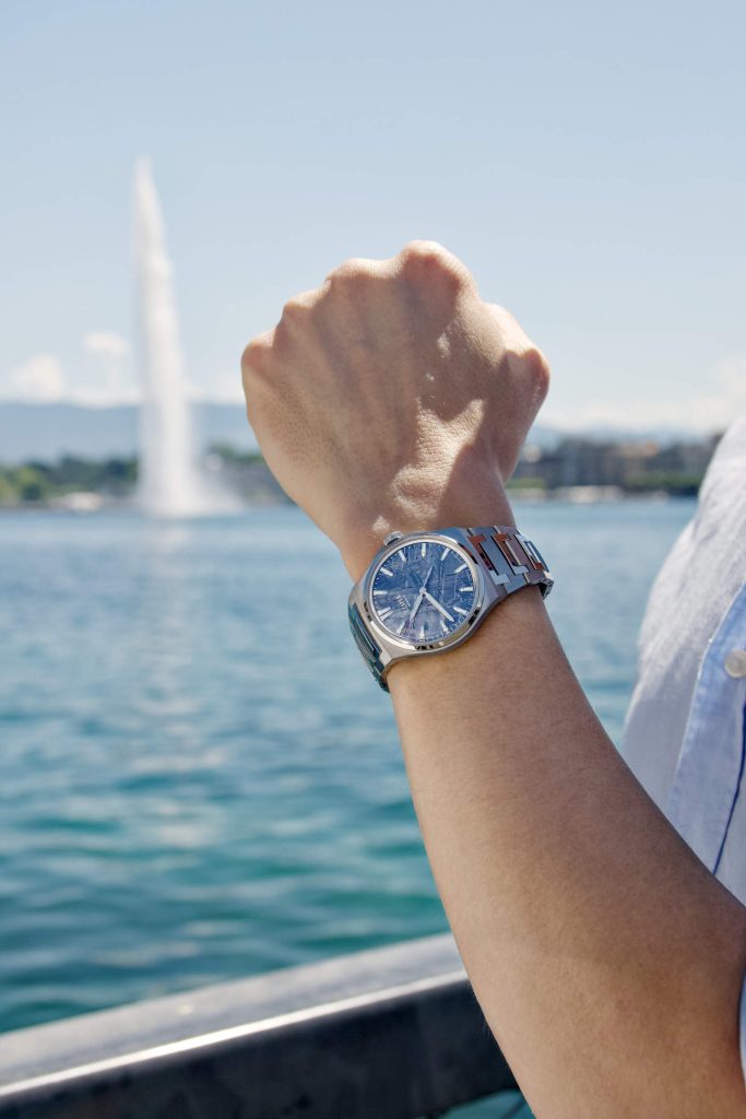 Czapek Antarctique Frozen Meteor - steel-blue from space, now in two sizes