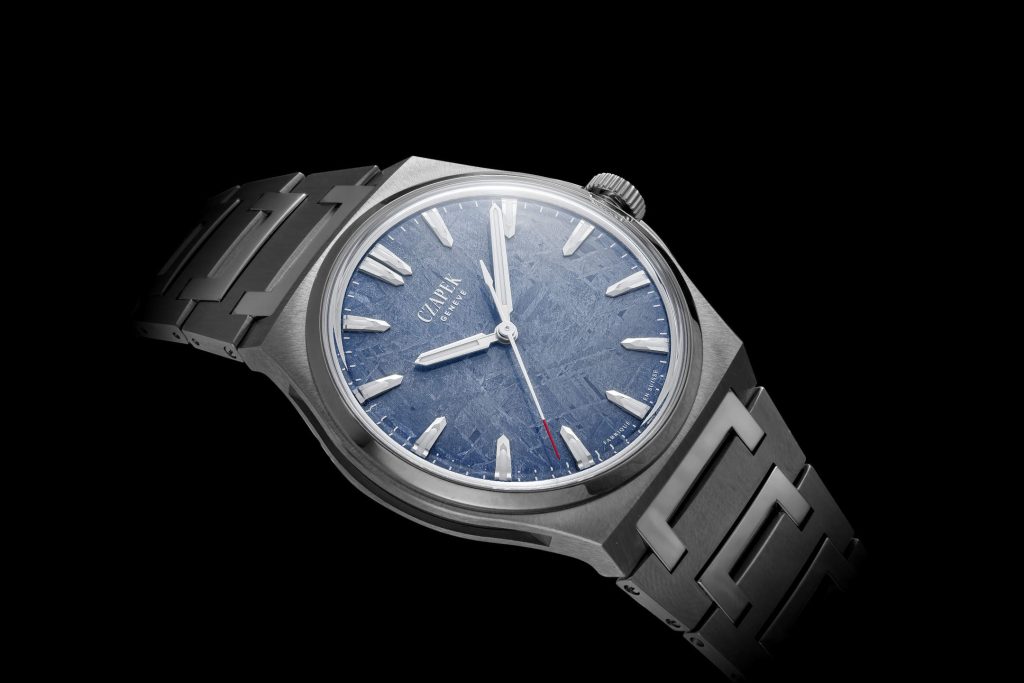 Czapek Antarctique Frozen Meteor - steel-blue from space, now in two sizes