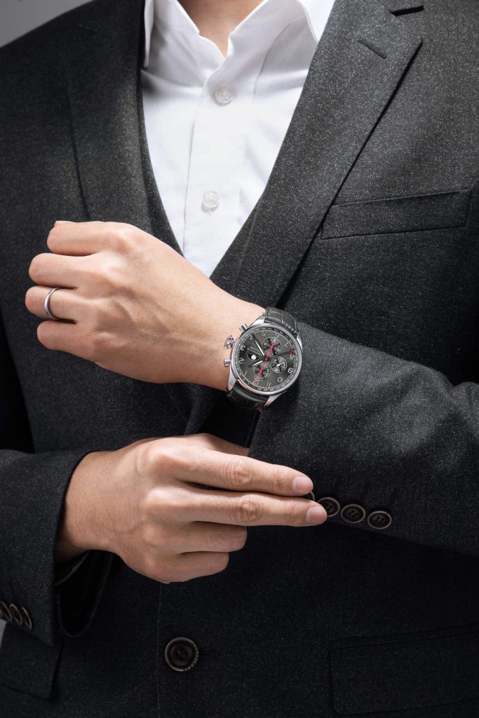 Aerowatch Les Grandes Classiques Chrono Moon Phase - a 199-piece valentine to the Valjoux