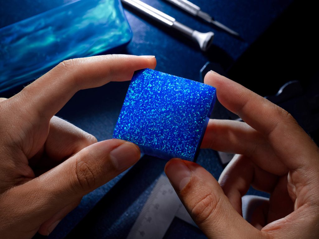 Venezianico Nereide Opale Blu - light takes shape in 600 pieces