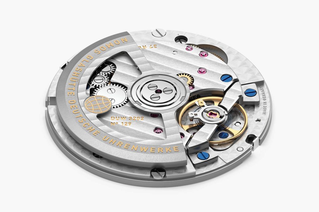 NOMOS Club Sport neomatik Worldtimer - Handelsblatt Edition for the trading day and the red-eye