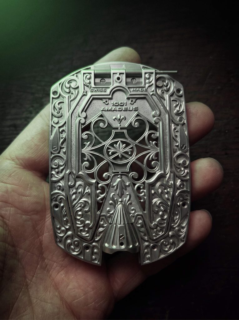 URWERK UR-1001 Amadeus - eternity carved in titanium