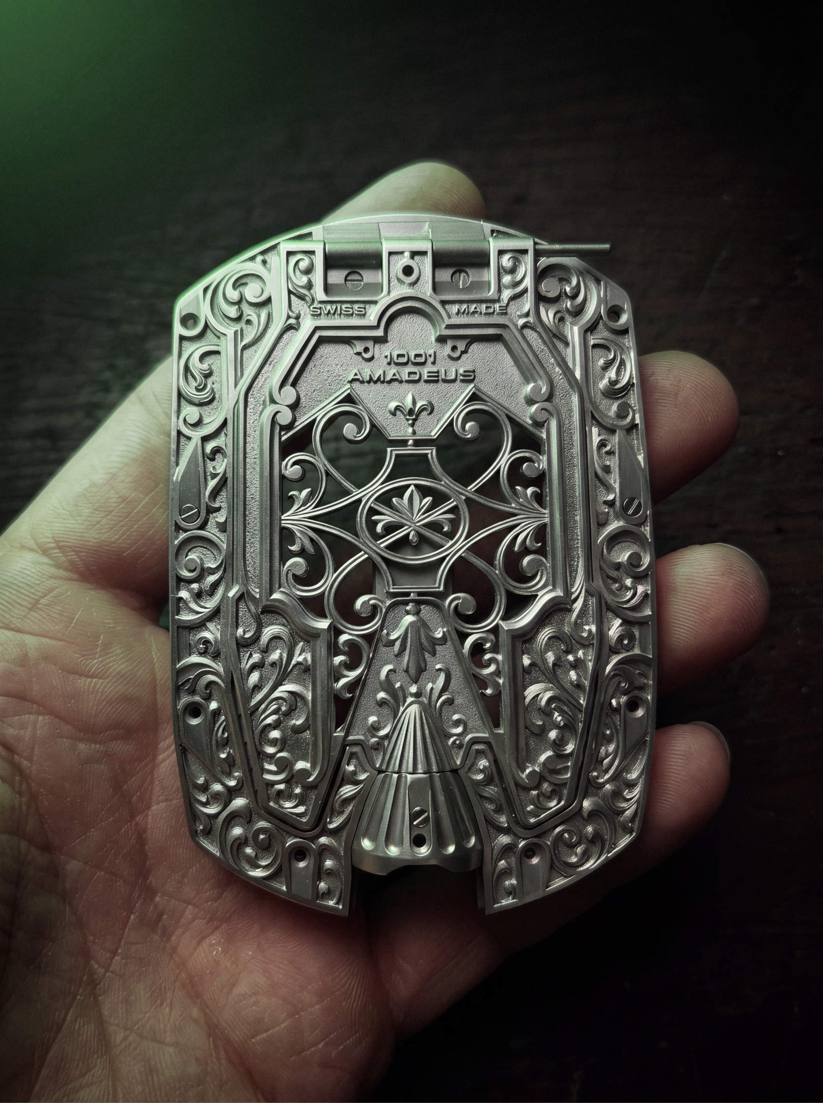URWERK UR-1001 Amadeus – eternity carved in titanium