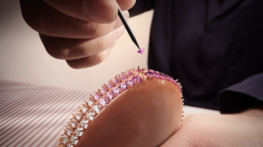 Jaeger-LeCoultre One-O-One Secrets – pink sapphires, hidden time, tiny calibre