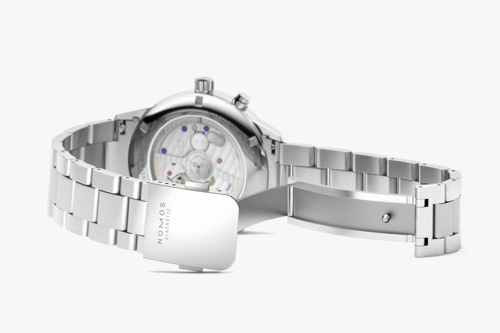 NOMOS Glashütte Goes Dark: The Club Sport neomatik Worldtimer dark