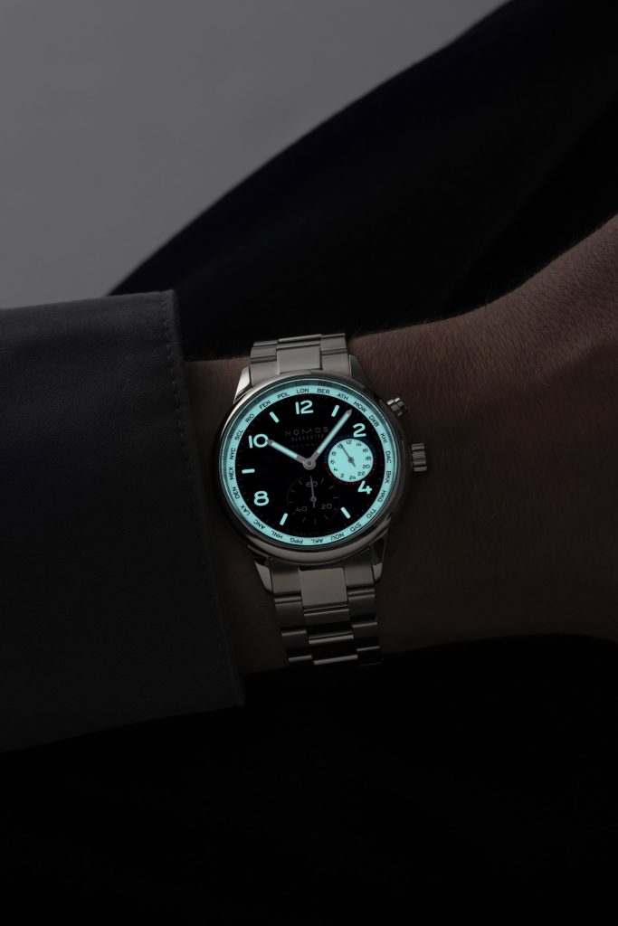 NOMOS Glashütte Goes Dark: The Club Sport neomatik Worldtimer dark