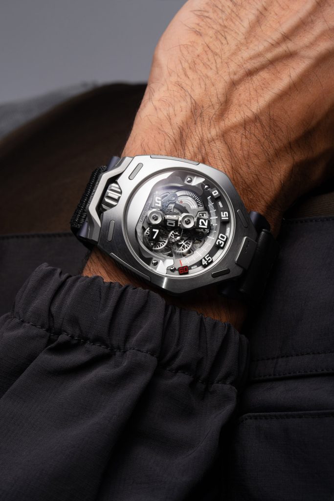 URWERK UR-300 Time Quantum - a T-frame ballet at the edge of time