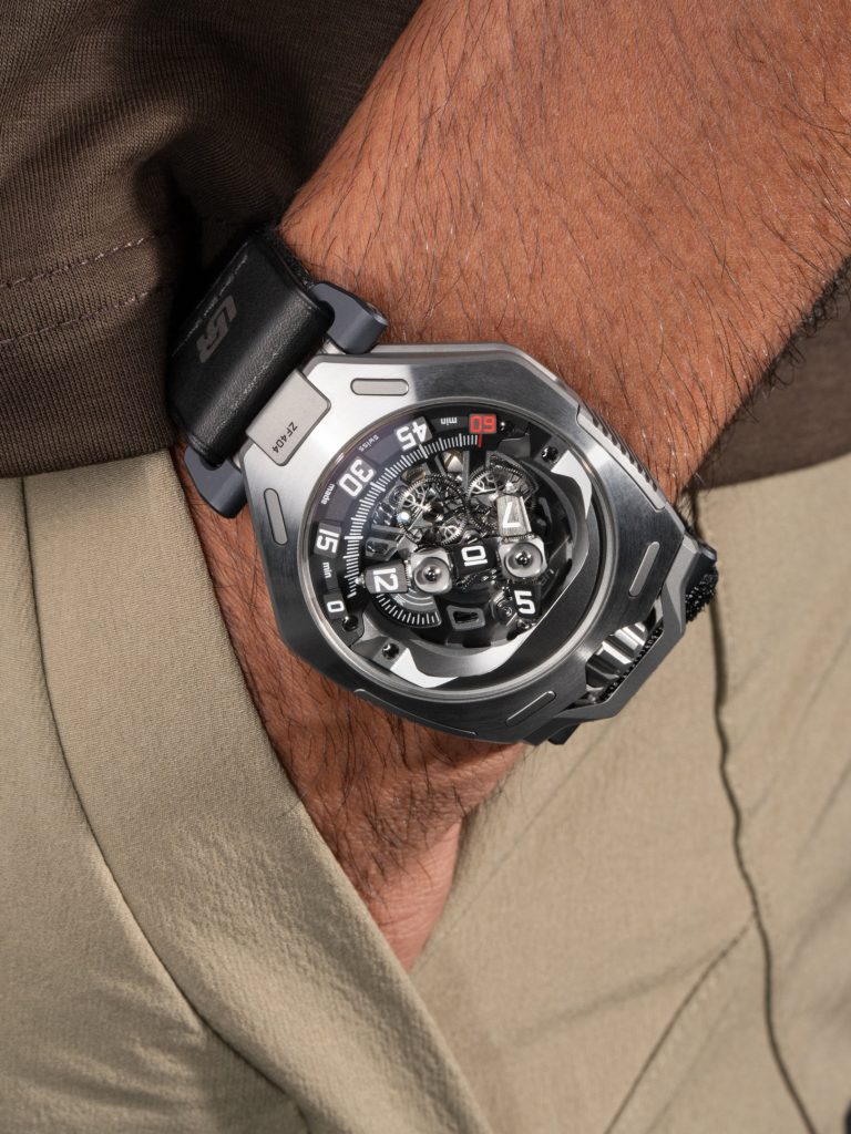 URWERK UR-300 Time Quantum - a T-frame ballet at the edge of time