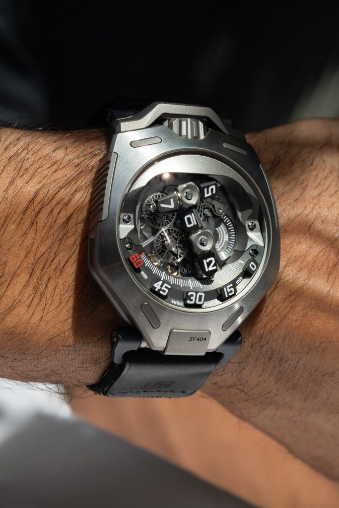 URWERK UR-300 Time Quantum - a T-frame ballet at the edge of time