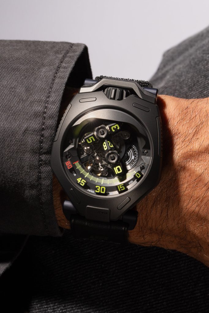 URWERK UR-300 Time Quantum - a T-frame ballet at the edge of time